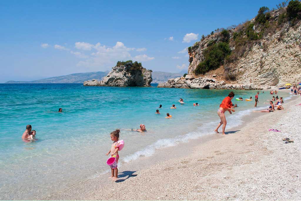 Pasqyrat (Mirrors) Beach